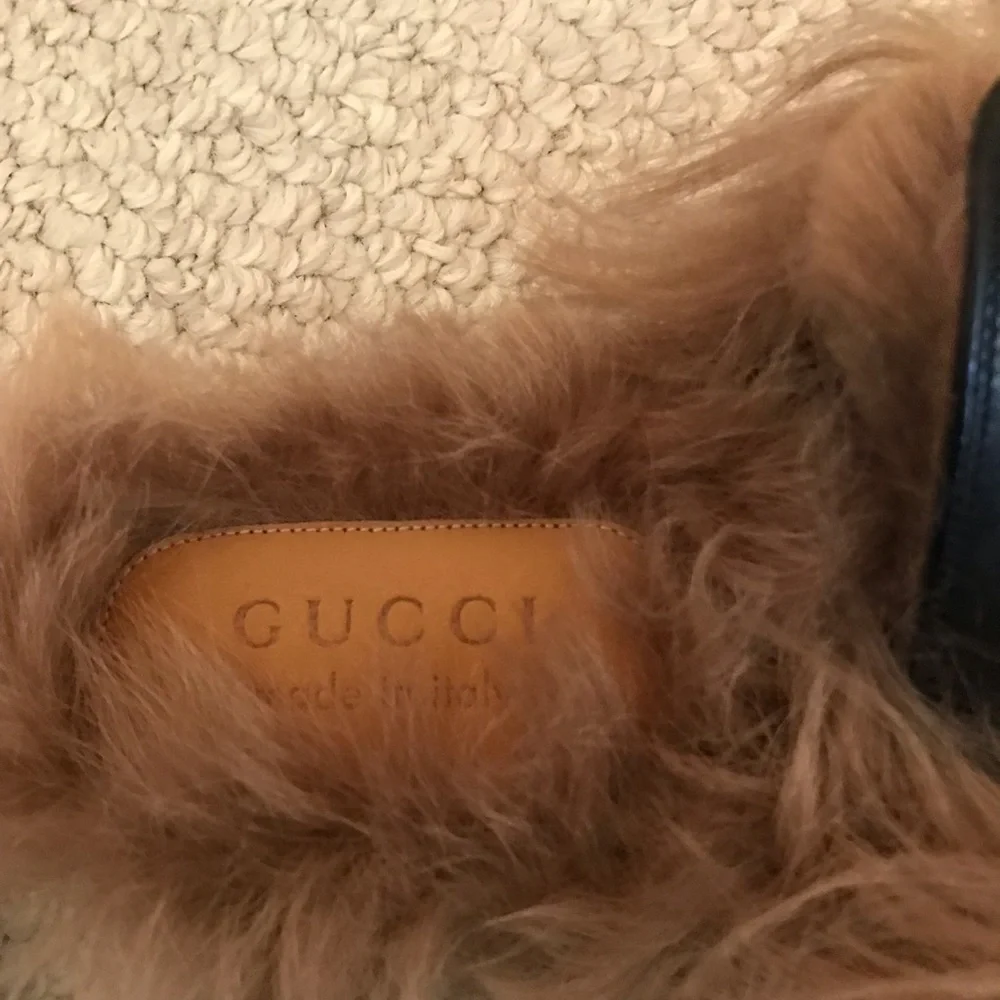 Gucci black fur / horsebit runway shoes size 9